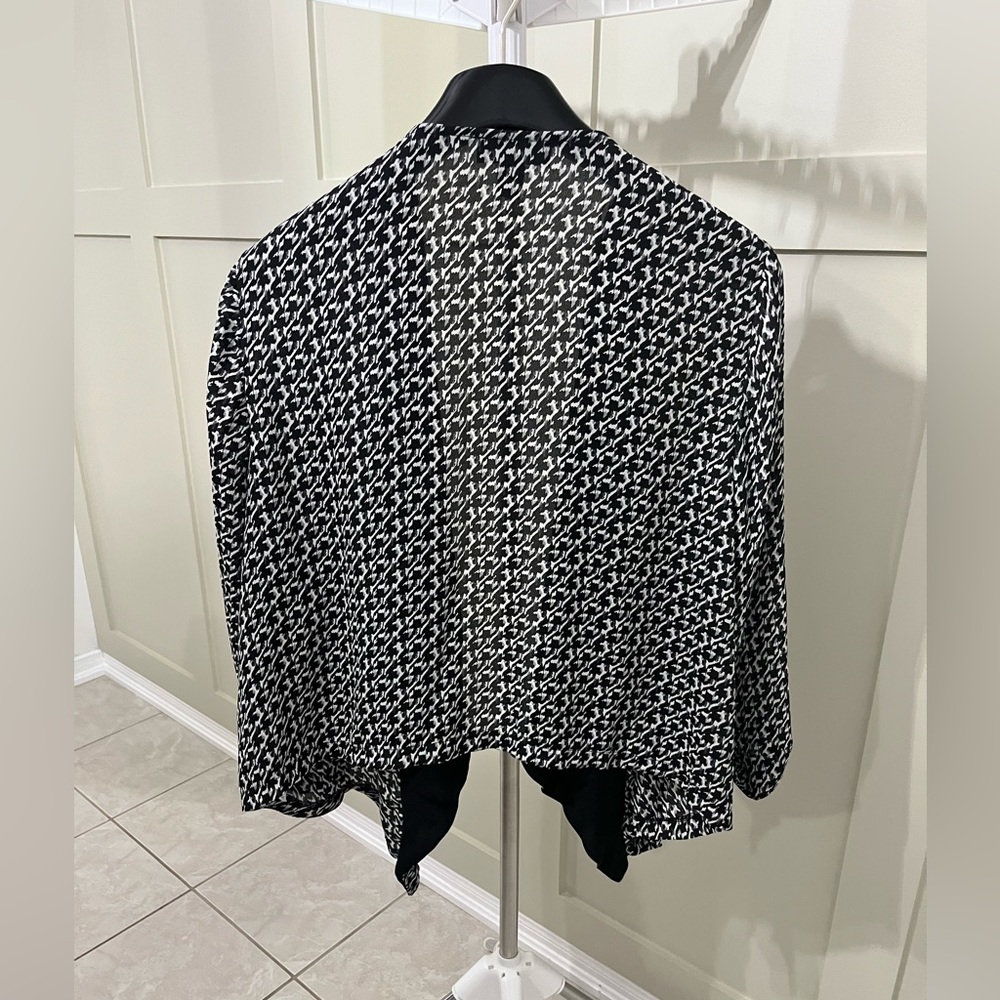Forever 21 - Patterned Cardigan - Picture 2 of 2